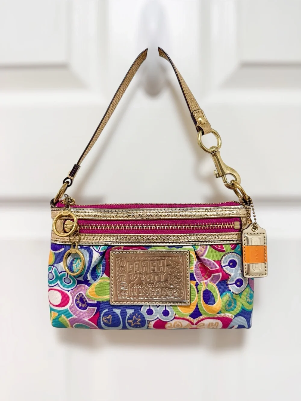 Coach Poppy Graffiti C Logo Wristlet Multicolor Gold